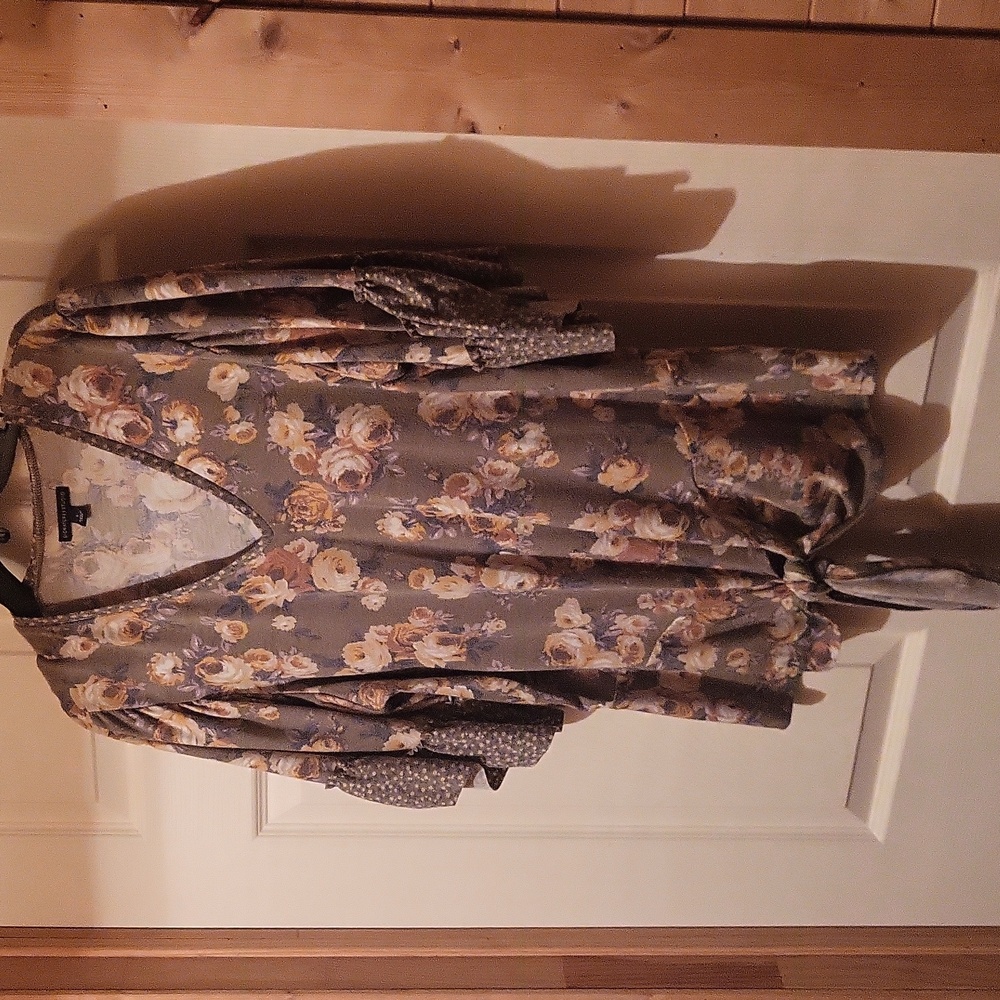 EUC Tie front top